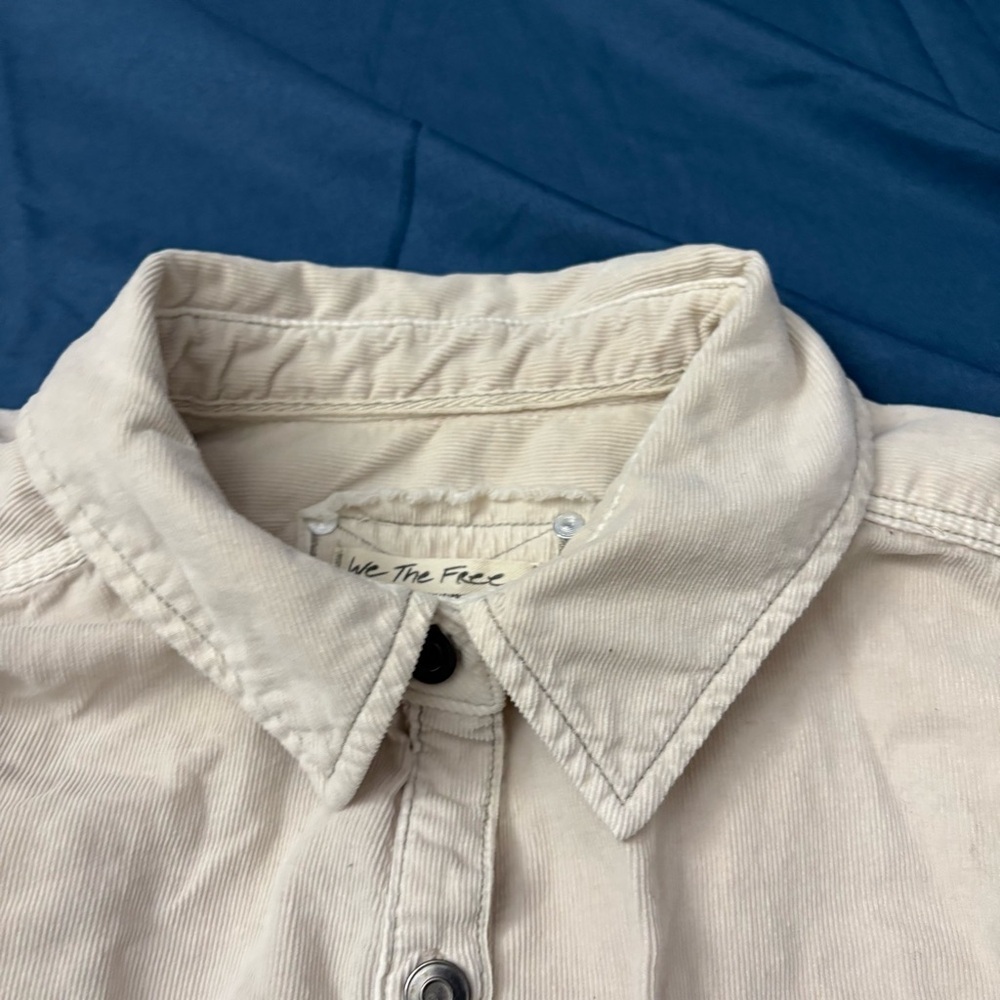 The Free People Shirt Top Womens Large Beige Button Up Classic Oversized - Picture 4 of 11